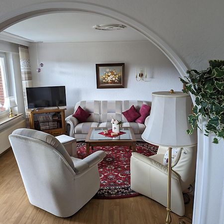 Ferienwohnung Leni Erstes Og Inkl Balkon Gartenblick Kostenfreier Parkplatz Stadtnah Aber Ruhig Gelegen Meppen Luaran gambar