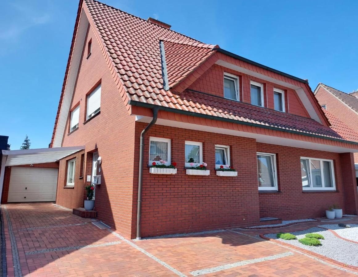 Ferienwohnung Leni Erstes Og Inkl Balkon Gartenblick Kostenfreier Parkplatz Stadtnah Aber Ruhig Gelegen Meppen Luaran gambar