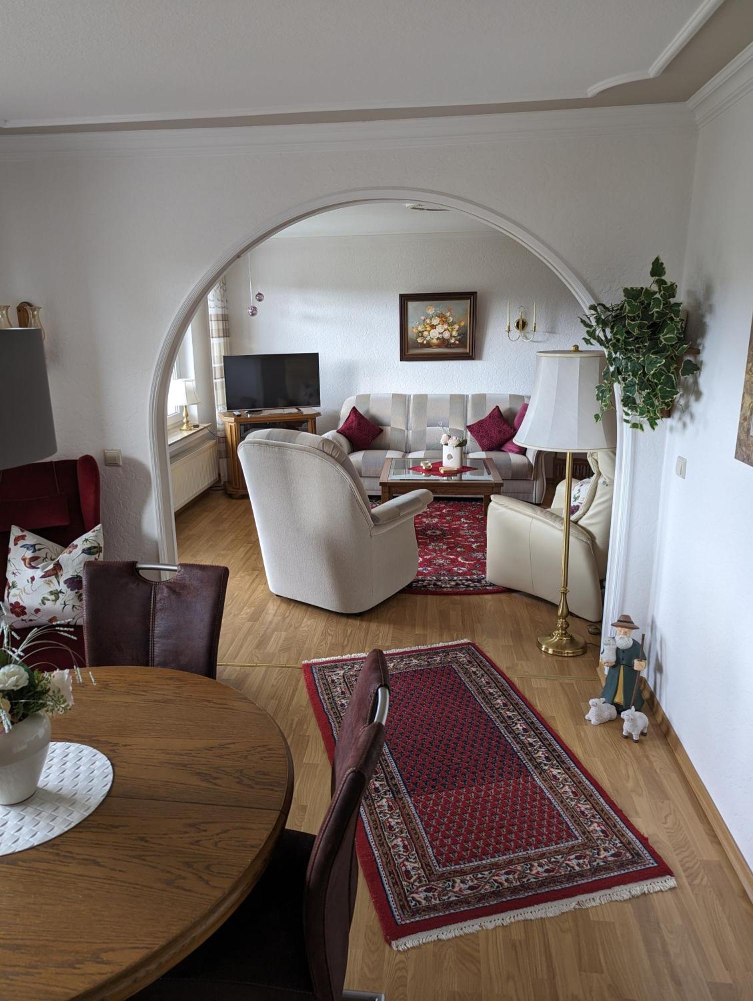 Ferienwohnung Leni Erstes Og Inkl Balkon Gartenblick Kostenfreier Parkplatz Stadtnah Aber Ruhig Gelegen Meppen Luaran gambar